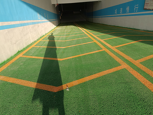 无震动止滑坡道